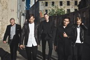 „Colours of Bubbles“ didžiausią koncertą karjeroje surengs Trakų pilyje