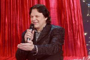 Filmavimo metu Romui Dambrauskui sutrūkinėjo delnų kapiliarai