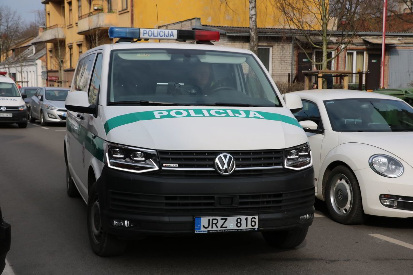  Kauno apskrities policijos pareigūnai sėdo į naujus automobilius. <br> Kauno apskr. policijos nuotr.