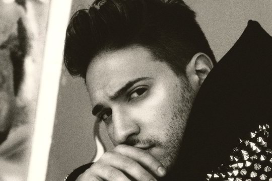 Kaune grosiantis britas Jonas Blue – apie slapyvardį, keistą gerbėjo norą ir skolą tėvui