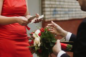 Prieš vestuvių sezoną – skaičiuoklė, kiek dovanoti jaunavedžiams