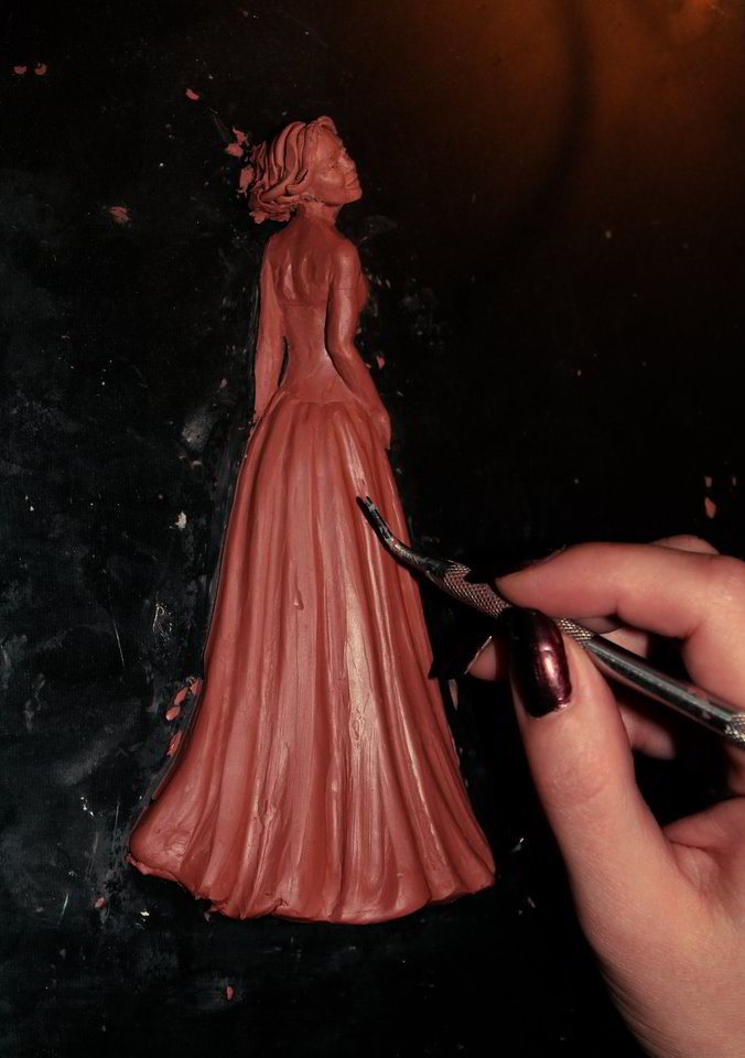  Proginių suknelių saloną A. Gaidar siūlytų papuošti štai tokia moters ūgio statula.<br>  Asmeninio albumo nuotr.