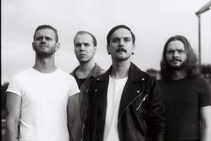 Išgirskite: grupė „Deeper Upper“ pristato dainą apie vyrų ašaras