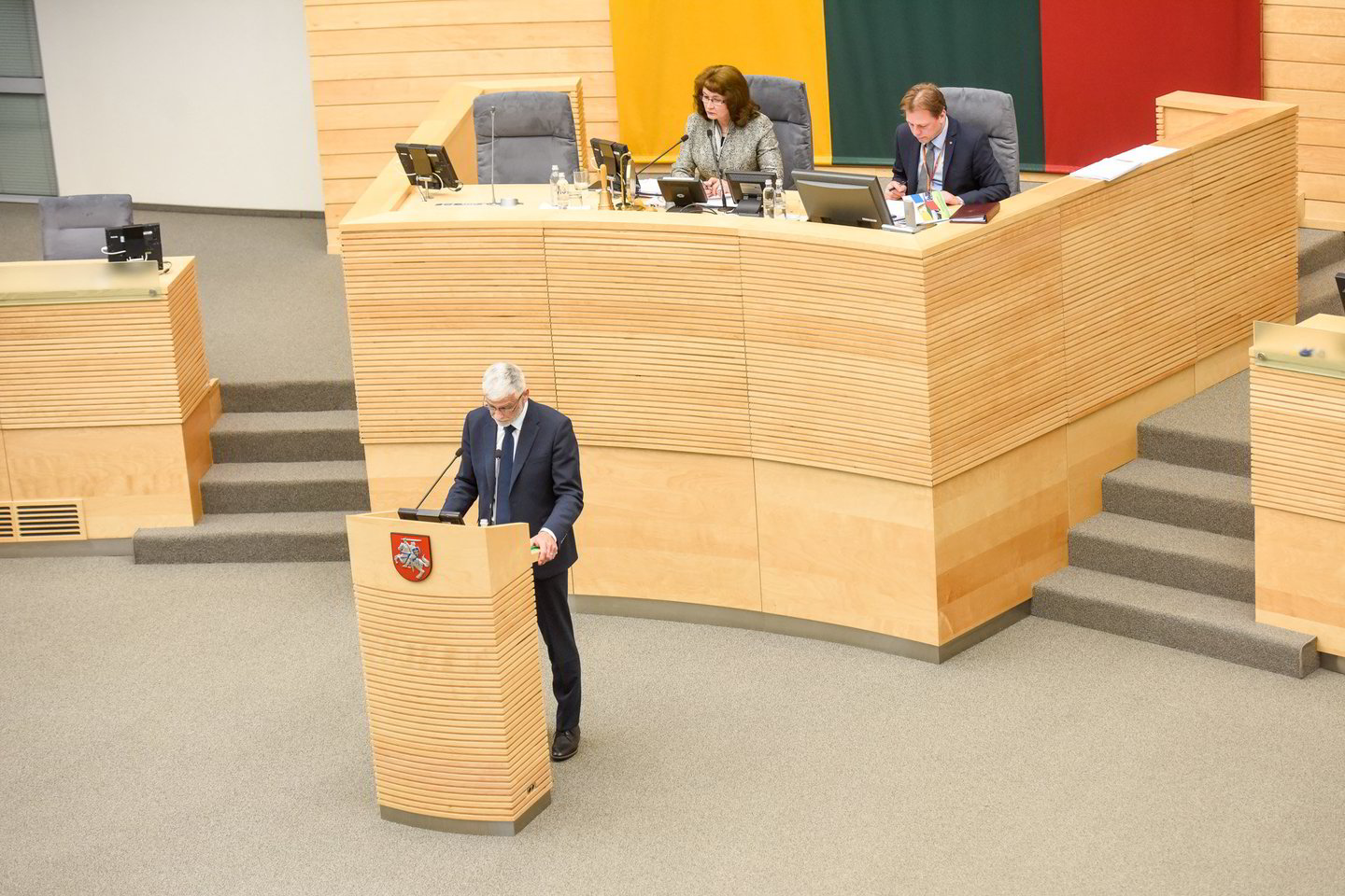 Žemės ūkio ministras Bronius Markauskas antradienį Seimo posėdyje atsakinėjo į opozicijos pateiktus klausimus. <br> D.Umbraso nuotr.