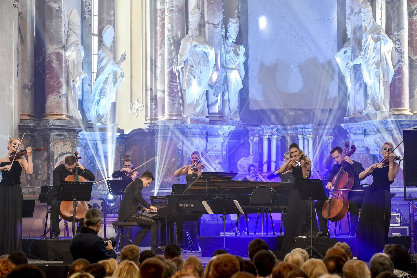   NIKO koncertas Šv.Kotrynos bažnyčioje.<br> V.Ščiavinsko nuotr.
