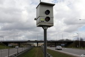 Paaiškėjo nutylėta greičio matuoklių naujovė: fiksuoja daugiau, nei galvojo