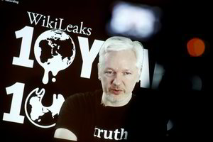 JAV Demokratų partija padavė į teismą Rusiją, D. Trumpo komandą ir „WikiLeaks“