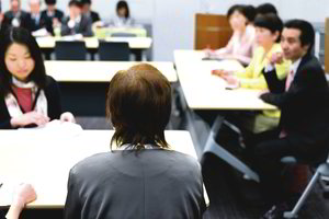 Valstybė žiauriai užkirto kelią tūkstančiams japonų susilaukti vaikų