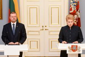 Kas pirmas bus išmestas iš įsibėgėjusio politinių rietenų traukinio?