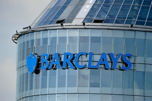 „Barclays“ Lietuvoje svarsto atleisti 350 darbuotojų