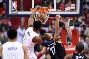 Ilgą laiką pirmavę „Raptors“ su J. Valančiūnu persvaros neišsaugojo