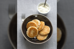  Bulvinukai su sūriu ir krabų lazdelėmis patiks ir dideliems, ir mažiems