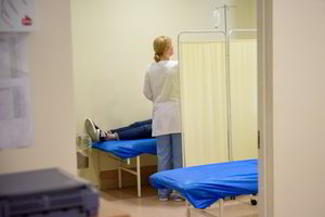 Sveikatos apsaugos ministerijos idėja: dėl nedarbingumo tartis be gydytojo