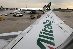 ES ėmėsi tyrimo dėl Italijos vyriausybės paskolos skrydžių bendrovei „Alitalia“ 