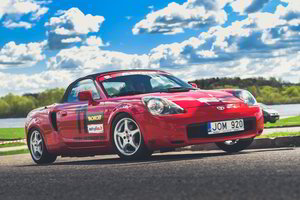 Jurbarke vykusiame slalome niekas nepavijo egzotiškojo „Toyota MR2“