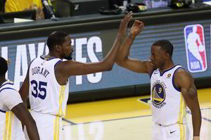 Čempionų titulą ginanti „Golden State Warriors“ – Vakarų konferencijos pusfinalyje