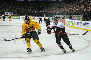 Lietuva pasaulio ledo ritulio čempionate sudaužė japonus ir artėja aukso link