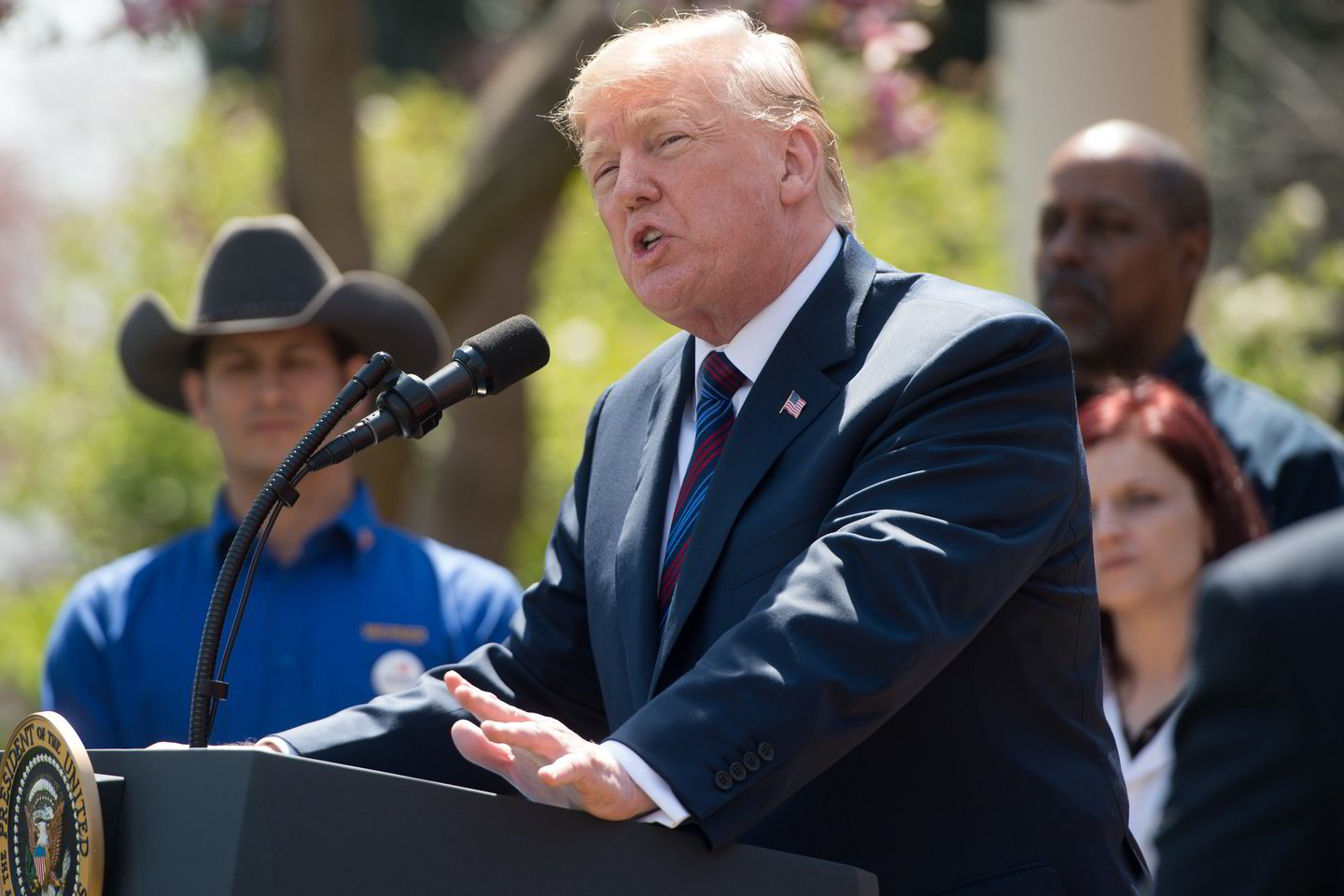 JAV prezidentas Donaldas Trumpas ketvirtadienį pranešė, kad istoriniam jo susitikimui su Šiaurės Korėjos lyderiu Kim Jong Unu siūlomos trys ar keturios datos.