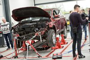 Kaune pradėjo veikti didžiausias Baltijos šalyse automobilių remonto centras