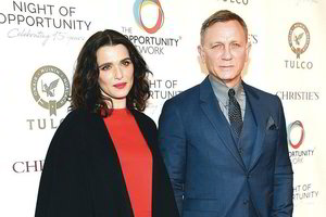 Danielis Craigas su žmona Rachel Weisz laukiasi pirmo bendro vaiko