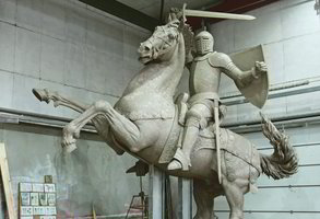 Kauniečiai jau laukia Vyčio, bet mieste apšokinėja ne visas skulptūras