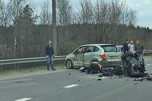 Tragiška avarija Vilniuje: per susidūrimą su automobiliu žuvo motociklininkė