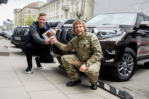 Donatas Motiejūnas jau Lietuvoje – iškart nusipirko automobilį