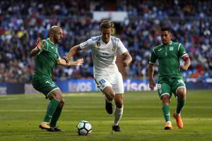 „Real“ laimėjo, tačiau „Barcelona“ jau sekmadienį gali tapti Ispanijos čempione