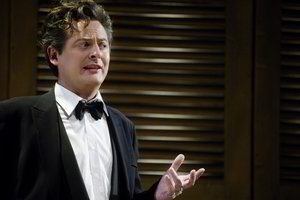 Operos solistui Tadui Girininkui meno loterijoje pakvipo stambiu laimikiu