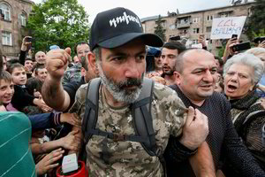 Armėnijos protestų lyderis su prezidentu aptarė politinę padėtį šalyje