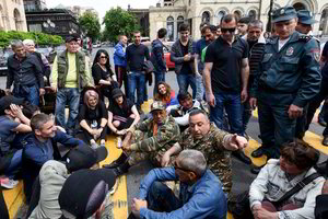 Protestuotojai Jerevane blokuoja pagrindines gatves ir kelius