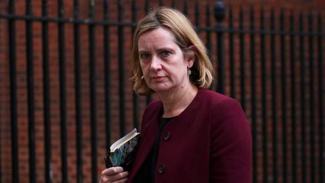 Atsistatydino britų ministrė, netyčia suklaidinusi įstatymų leidėjus