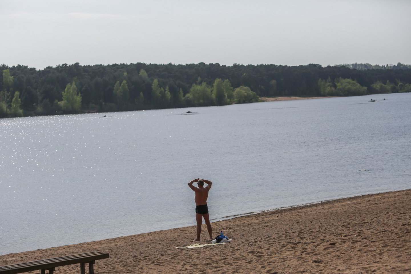  Kauno paplūdimiuose mauduoliai mėgaujasi saule ir vandeniu.<br> G.Bitvinsko nuotr.