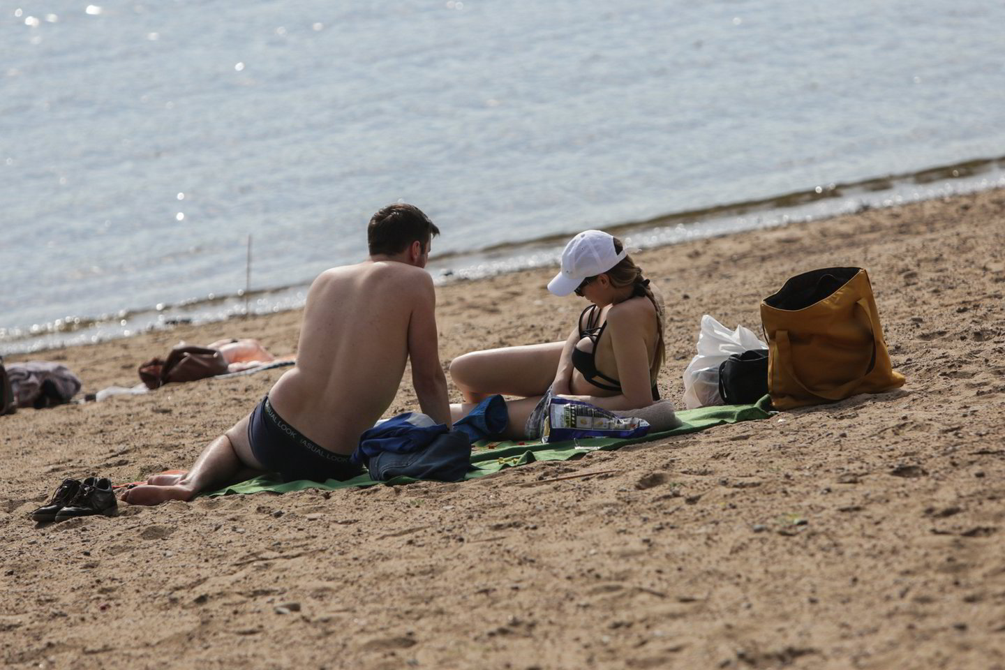  Kauno paplūdimiuose mauduoliai mėgaujasi saule ir vandeniu.<br> G.Bitvinsko nuotr.