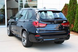 BMW pripažino – savo automobiliuose paliko didelį trūkumą