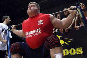 Ž. Savickas pasaulio galiūnų čempionate įspūdingai tempė autobusą