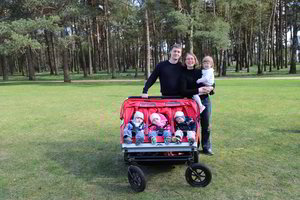 Pamatę druskininkiečių šeimą smalsūs žmonės net išeina į lauką