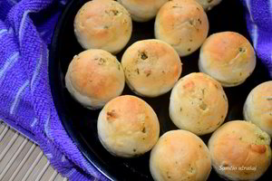 Česnakinės bandelės prie sriubos: išorė traški, o vidus minkštas ir kvapnus