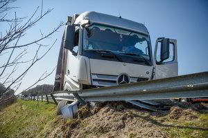 Į Lietuvą važiavęs vilkiko vairuotojas Vokietijoje sukėlė avariją ir stipriai apsijuokė
