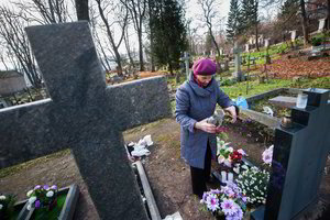 Ieško išeities: kiek kainuoja kapų tvarkymo paslauga?