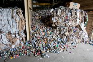 Tarp girnų: valstybė iš verslo reikalauja už tą patį susimokėti dar kartą