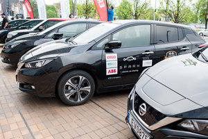 Prasidėjo elektromobilių varžybos: kas greičiausiai nuvažiuos iš Vilniaus į Palangą?