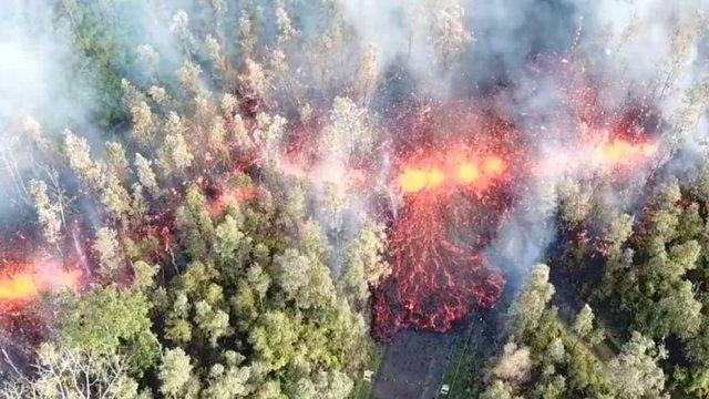 Šokiruojantys vaizdai iš Havajų: lava veržiasi į gyventojų namus