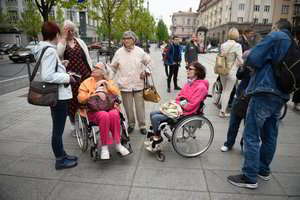 Vilniuje keli šimtai žmonių susirinko į eitynes prieš neįgaliųjų atskirtį