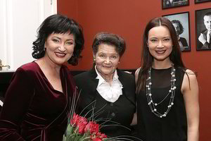 Svarbiausias žmogus – močiutė: vieningos trijų kartų moterys žino sėkmės receptą