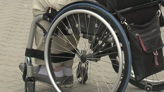 Neįgalieji surengė protestą dėl jiems nepritaikytos aplinkos
