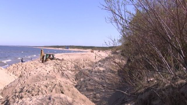 Audrų nuniokoti Palangos paplūdimiai gelbėjami smėliu