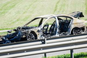 Nelaimė sostinėje: bevažiuojantį BMW apėmė liepsnos