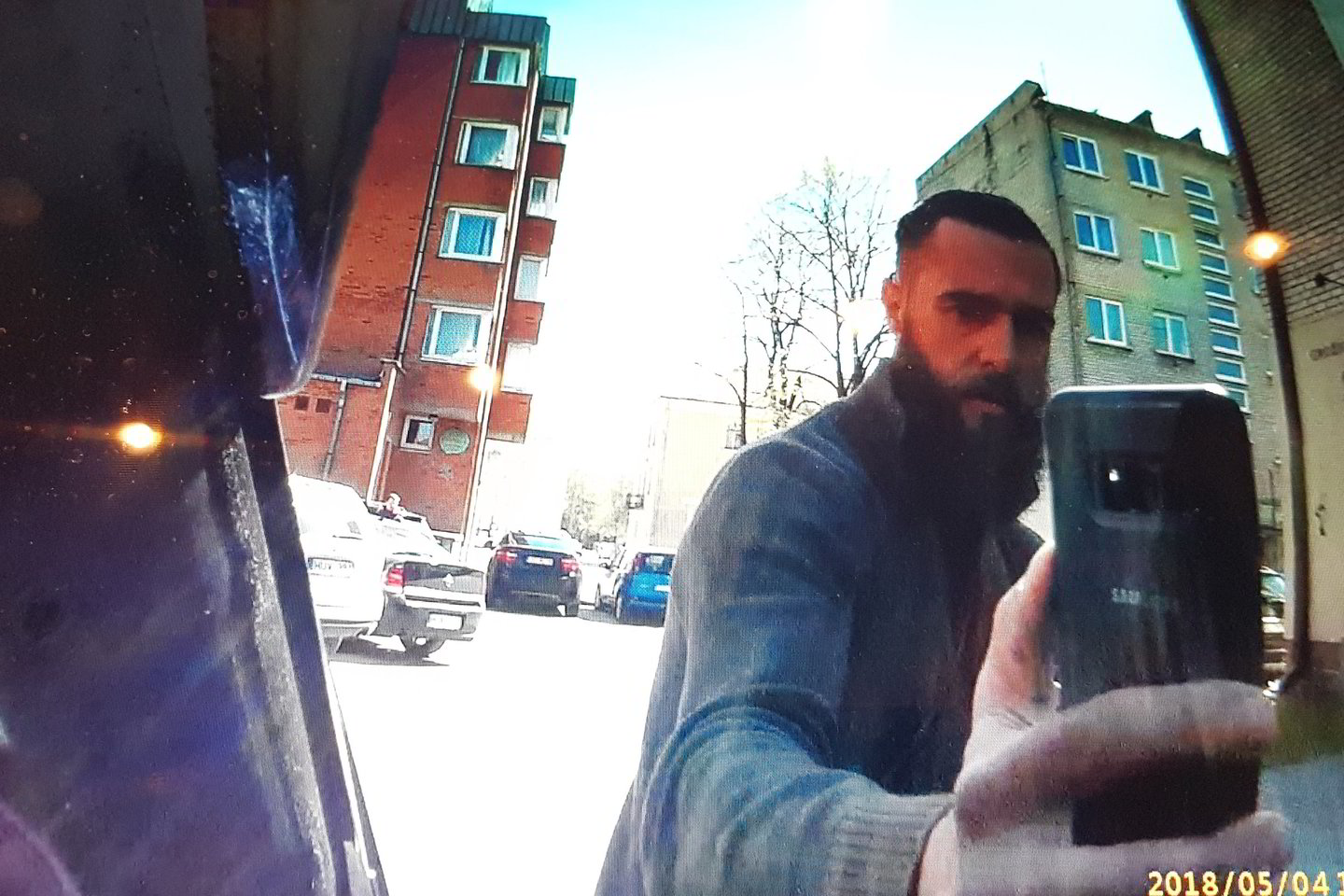 Darius Miklovas neleido Danutei Mikienei važiuoti ir bandė tempti ją iš mašinos.