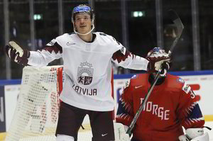 Kaimynai latviai iškovojo įspūdingą pergalę ledo ritulio pasaulio čempionate